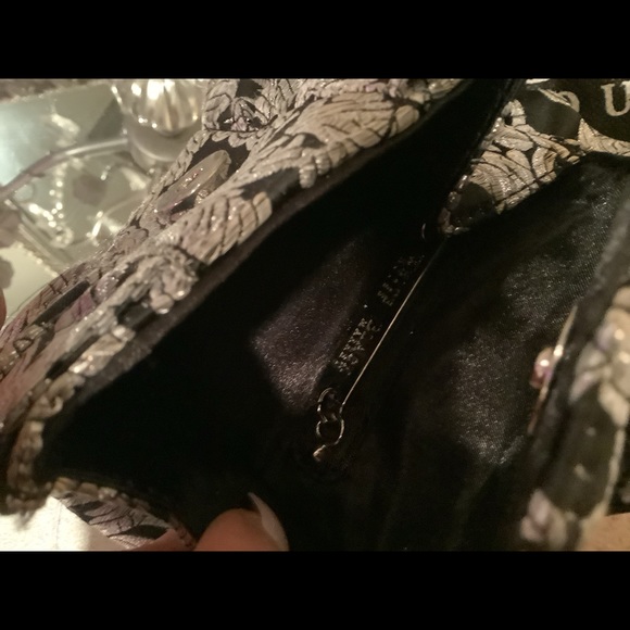 Beautiful black white market small clutch